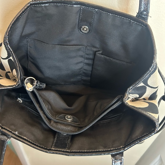 Coach Black and Tan Shoulder Bag - Picture 4 of 6